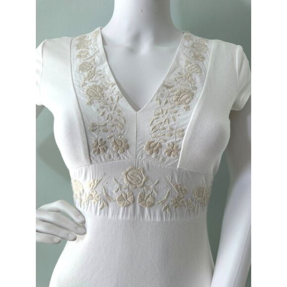 Y2k Style White Mini Dress with Embroidered Floral Detail Romantic Style size S - Picture 3 of 4